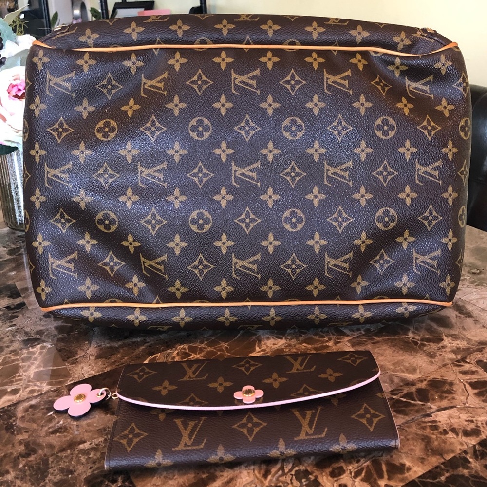 AUTH Louis Vuitton Evasion VINTAGE & PRISTINE🌺 - Picture 7 of 8